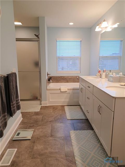 Tiny photo for 14934 Stonebridge Lane, Perrysburg, OH 43551 (MLS # 10006289)