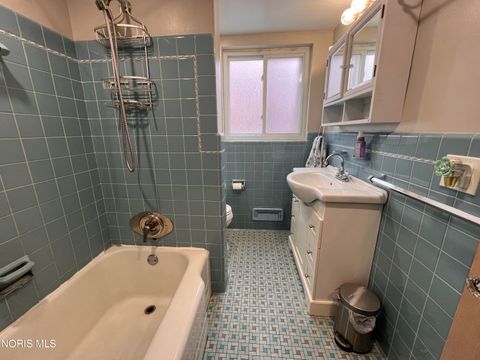 Tiny photo for 630 Polonia Court, Toledo, OH 43607 (MLS # 10005317)