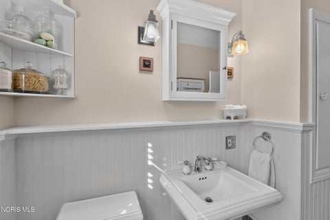 Tiny photo for 4146 Sheraton Road, Ottawa Hills, OH 43606 (MLS # 10014759)