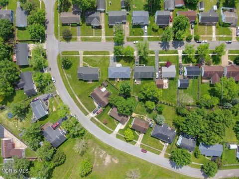Tiny photo for 228 Edinborough Drive, Findlay, OH 45840 (MLS # 10007879)