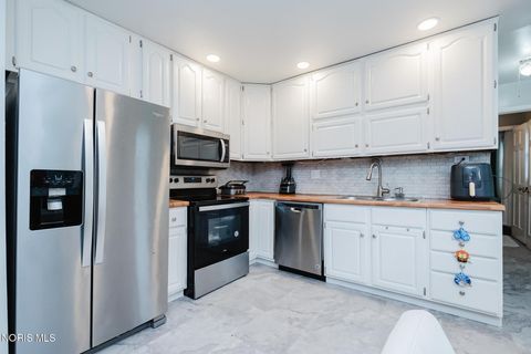 Tiny photo for 228 Edinborough Drive, Findlay, OH 45840 (MLS # 10007879)