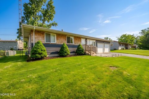 Tiny photo for 228 Edinborough Drive, Findlay, OH 45840 (MLS # 10007879)