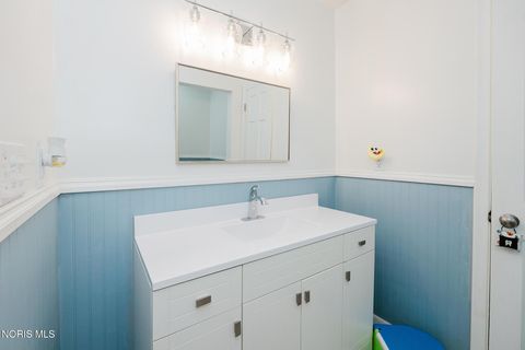 Tiny photo for 228 Edinborough Drive, Findlay, OH 45840 (MLS # 10007879)