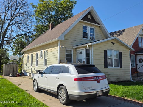 Photo of 1733 Giant Street, Toledo, OH 43613 (MLS # 10014499)