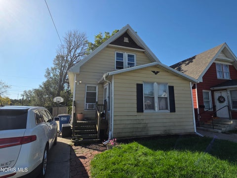 Tiny photo for 1733 Giant Street, Toledo, OH 43613 (MLS # 10014499)