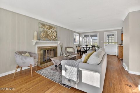 Tiny photo for 2022 Eastgate Road, Toledo, OH 43614 (MLS # 10008353)
