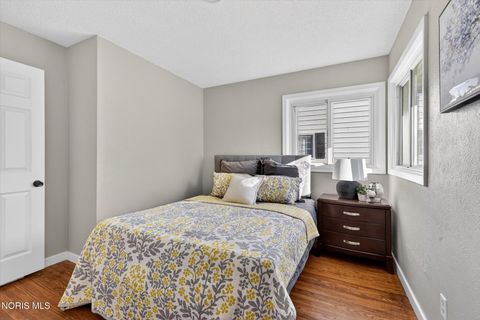 Tiny photo for 2022 Eastgate Road, Toledo, OH 43614 (MLS # 10008353)