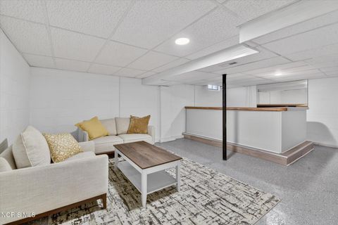 Tiny photo for 2022 Eastgate Road, Toledo, OH 43614 (MLS # 10008353)