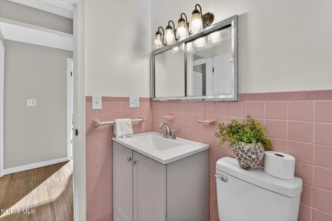 Tiny photo for 2022 Eastgate Road, Toledo, OH 43614 (MLS # 10008353)