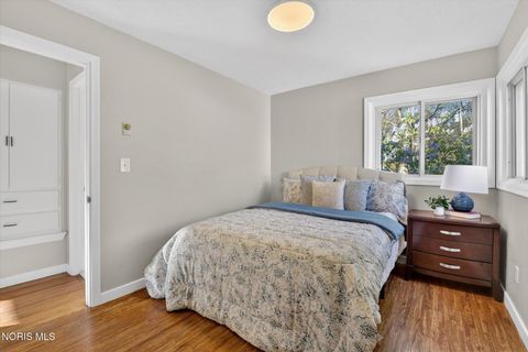 Tiny photo for 2022 Eastgate Road, Toledo, OH 43614 (MLS # 10008353)