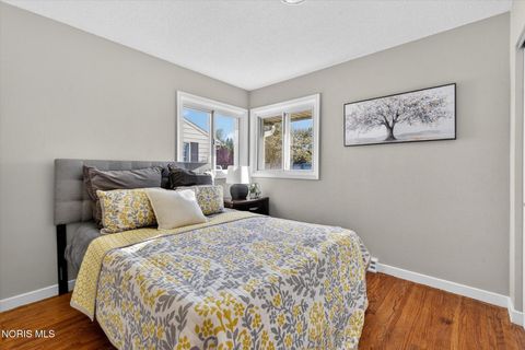 Tiny photo for 2022 Eastgate Road, Toledo, OH 43614 (MLS # 10008353)