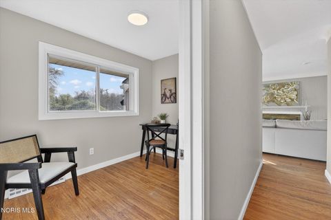 Tiny photo for 2022 Eastgate Road, Toledo, OH 43614 (MLS # 10008353)