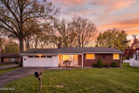 Photo of 2022 Eastgate Road, Toledo, OH 43614 (MLS # 10008353)