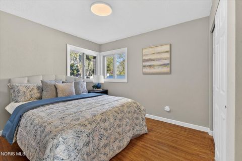 Tiny photo for 2022 Eastgate Road, Toledo, OH 43614 (MLS # 10008353)