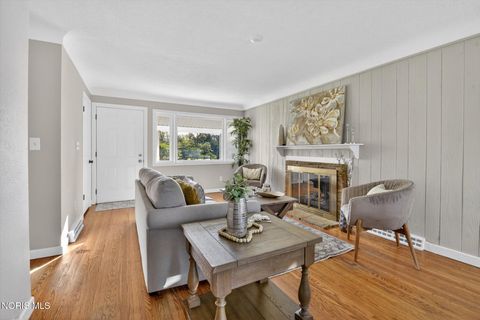 Tiny photo for 2022 Eastgate Road, Toledo, OH 43614 (MLS # 10008353)