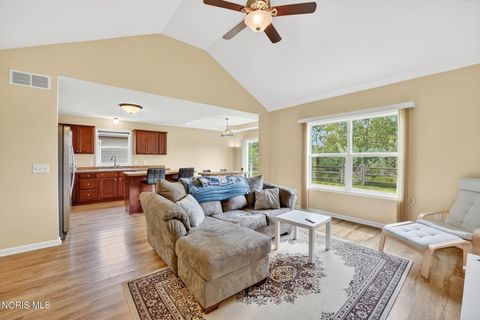Tiny photo for 2026 Oakside Road, Toledo, OH 43615 (MLS # 10008389)