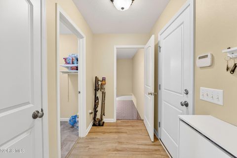 Tiny photo for 2026 Oakside Road, Toledo, OH 43615 (MLS # 10008389)