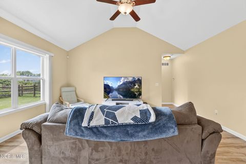 Tiny photo for 2026 Oakside Road, Toledo, OH 43615 (MLS # 10008389)