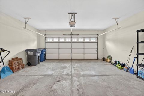 Tiny photo for 2026 Oakside Road, Toledo, OH 43615 (MLS # 10008389)