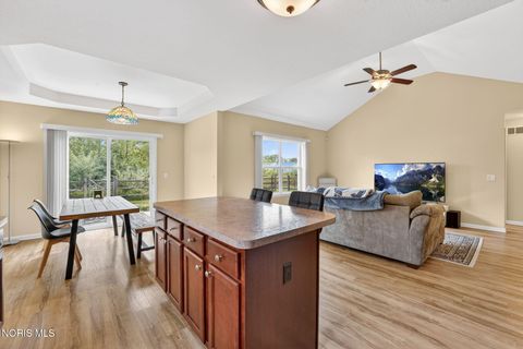 Tiny photo for 2026 Oakside Road, Toledo, OH 43615 (MLS # 10008389)