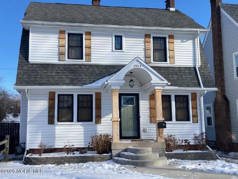 Photo of 2664 Sherbrooke Road, Toledo, OH 43606 (MLS # 10003232)