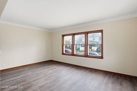 Tiny photo for 581 Prouty Avenue, Toledo, OH 43609 (MLS # 10003172)