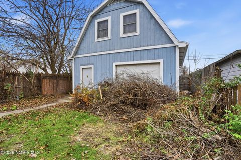 Tiny photo for 581 Prouty Avenue, Toledo, OH 43609 (MLS # 10003172)