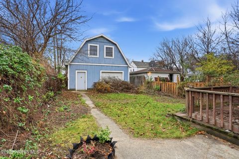 Tiny photo for 581 Prouty Avenue, Toledo, OH 43609 (MLS # 10003172)