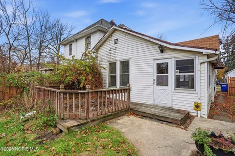 Tiny photo for 581 Prouty Avenue, Toledo, OH 43609 (MLS # 10003172)