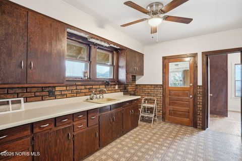 Tiny photo for 581 Prouty Avenue, Toledo, OH 43609 (MLS # 10003172)