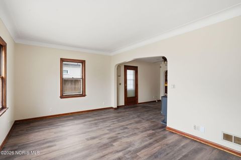 Tiny photo for 581 Prouty Avenue, Toledo, OH 43609 (MLS # 10003172)