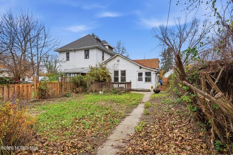 Tiny photo for 581 Prouty Avenue, Toledo, OH 43609 (MLS # 10003172)