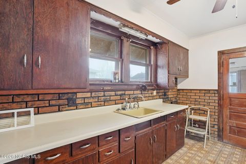 Tiny photo for 581 Prouty Avenue, Toledo, OH 43609 (MLS # 10003172)