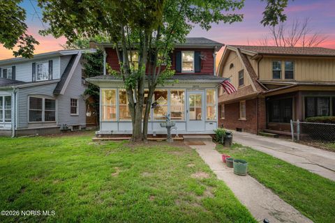 Photo of 2033 Crosswell Place, Toledo, OH 43607 (MLS # 10002684)