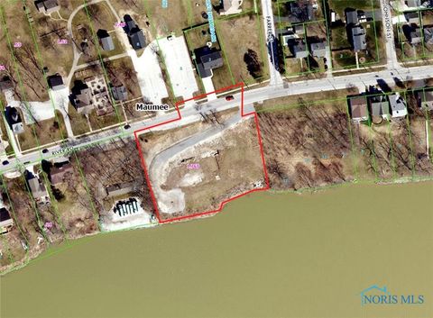 Tiny photo for 1036 River Road Rd #2, Maumee, OH 43537 (MLS # 10007907)