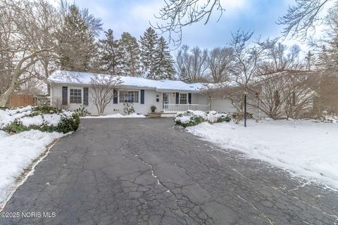 Photo of 5860 San Reno Drive, Sylvania, OH 43560 (MLS # 10001848)