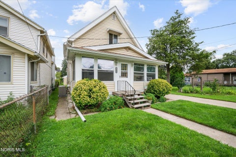 Tiny photo for 1315 Freedom Street, Toledo, OH 43605 (MLS # 10012297)