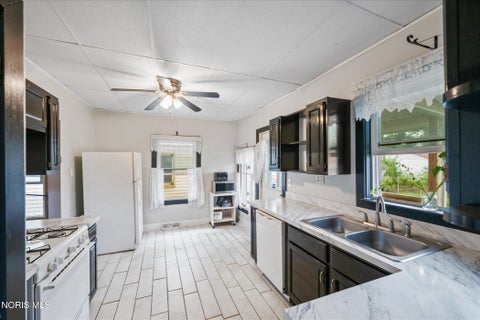 Tiny photo for 1315 Freedom Street, Toledo, OH 43605 (MLS # 10012297)