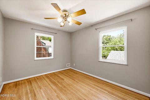 Tiny photo for 2914 Meadowwood Drive, Toledo, OH 43606 (MLS # 10009917)