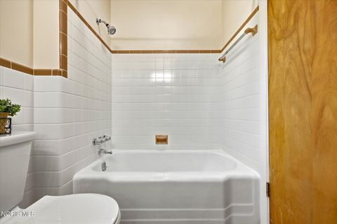 Tiny photo for 2914 Meadowwood Drive, Toledo, OH 43606 (MLS # 10009917)