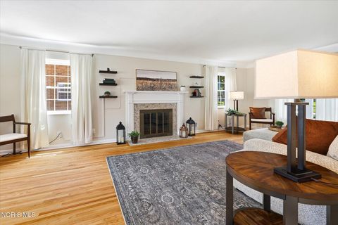 Tiny photo for 2914 Meadowwood Drive, Toledo, OH 43606 (MLS # 10009917)