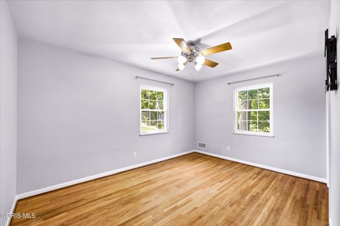 Tiny photo for 2914 Meadowwood Drive, Toledo, OH 43606 (MLS # 10009917)
