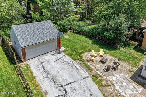 Tiny photo for 2914 Meadowwood Drive, Toledo, OH 43606 (MLS # 10009917)