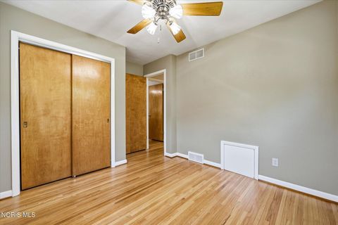 Tiny photo for 2914 Meadowwood Drive, Toledo, OH 43606 (MLS # 10009917)