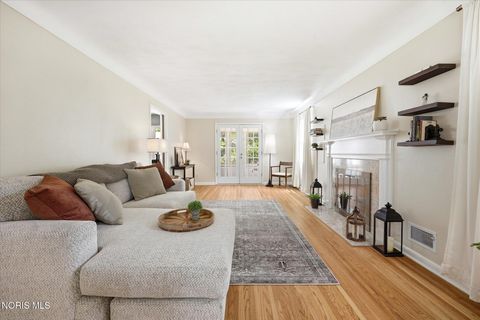 Tiny photo for 2914 Meadowwood Drive, Toledo, OH 43606 (MLS # 10009917)