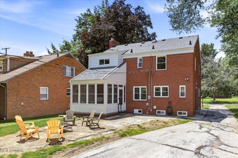 Tiny photo for 2914 Meadowwood Drive, Toledo, OH 43606 (MLS # 10009917)