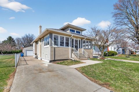 Photo of 1422 Leith Drive, Toledo, OH 43614 (MLS # 10004622)