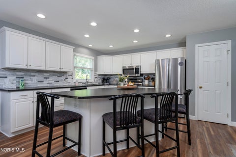 Tiny photo for 3123 Indian Springs Road, Maumee, OH 43537 (MLS # 10014236)