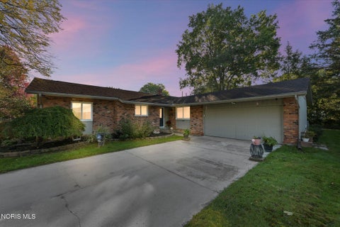 Photo of 3789 Linden Green Drive, Toledo, OH 43614 (MLS # 10013704)