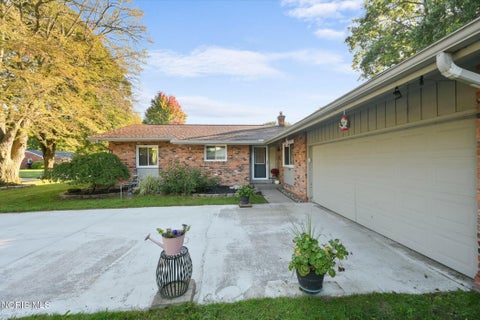 Tiny photo for 3789 Linden Green Drive, Toledo, OH 43614 (MLS # 10013704)